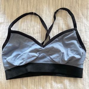 Xs LULULEMON SPORTS BRA
